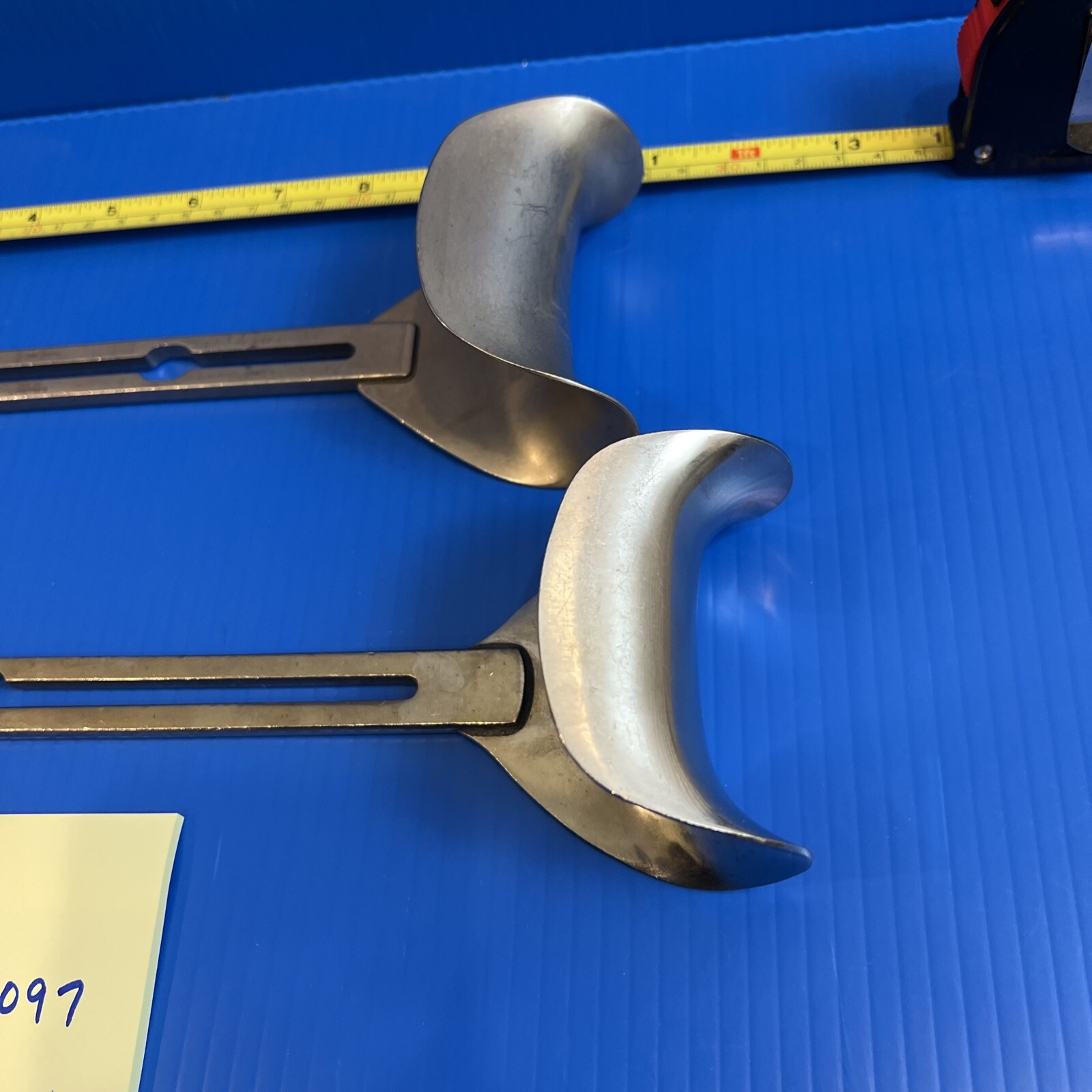 V. Mueller SU3021 and 1 unbranded Balfour Retractor Center Blades