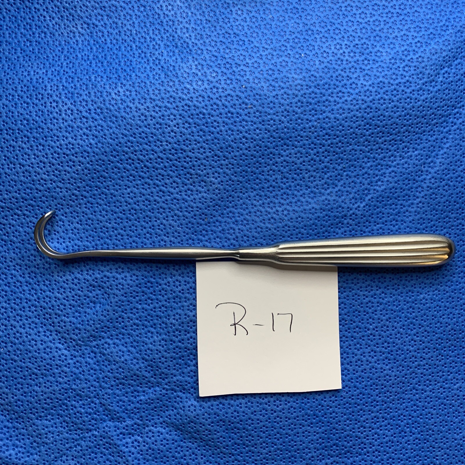 Codman 50-4410 McBURNEY Thyroid Retractor Fenestrated Blade Hand-Held 7 1/2”L