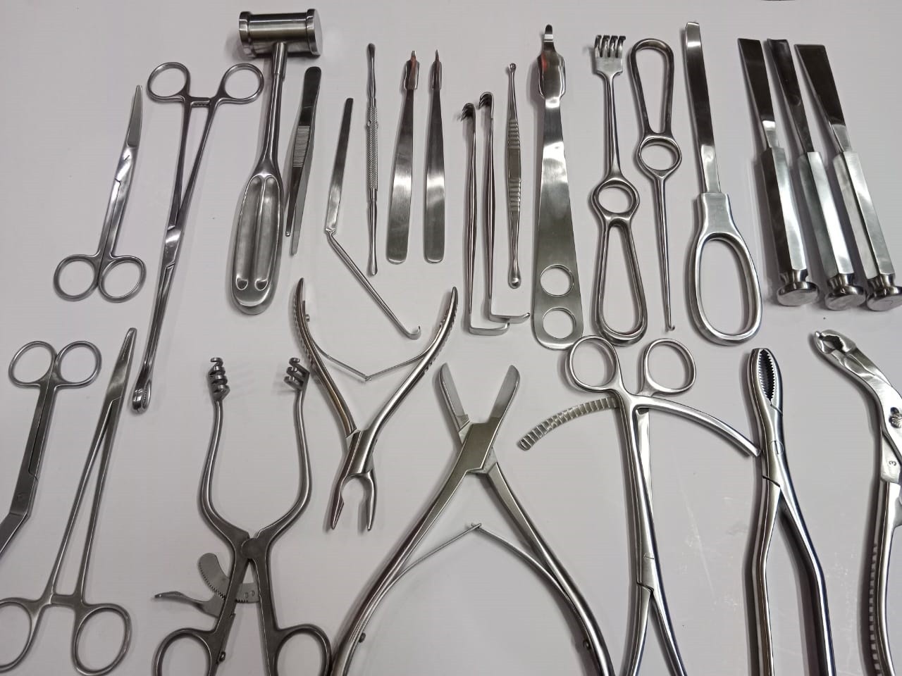 Basic Orthopedic Surgery Set of 25 Pcs Orthopedic Surgical instruments