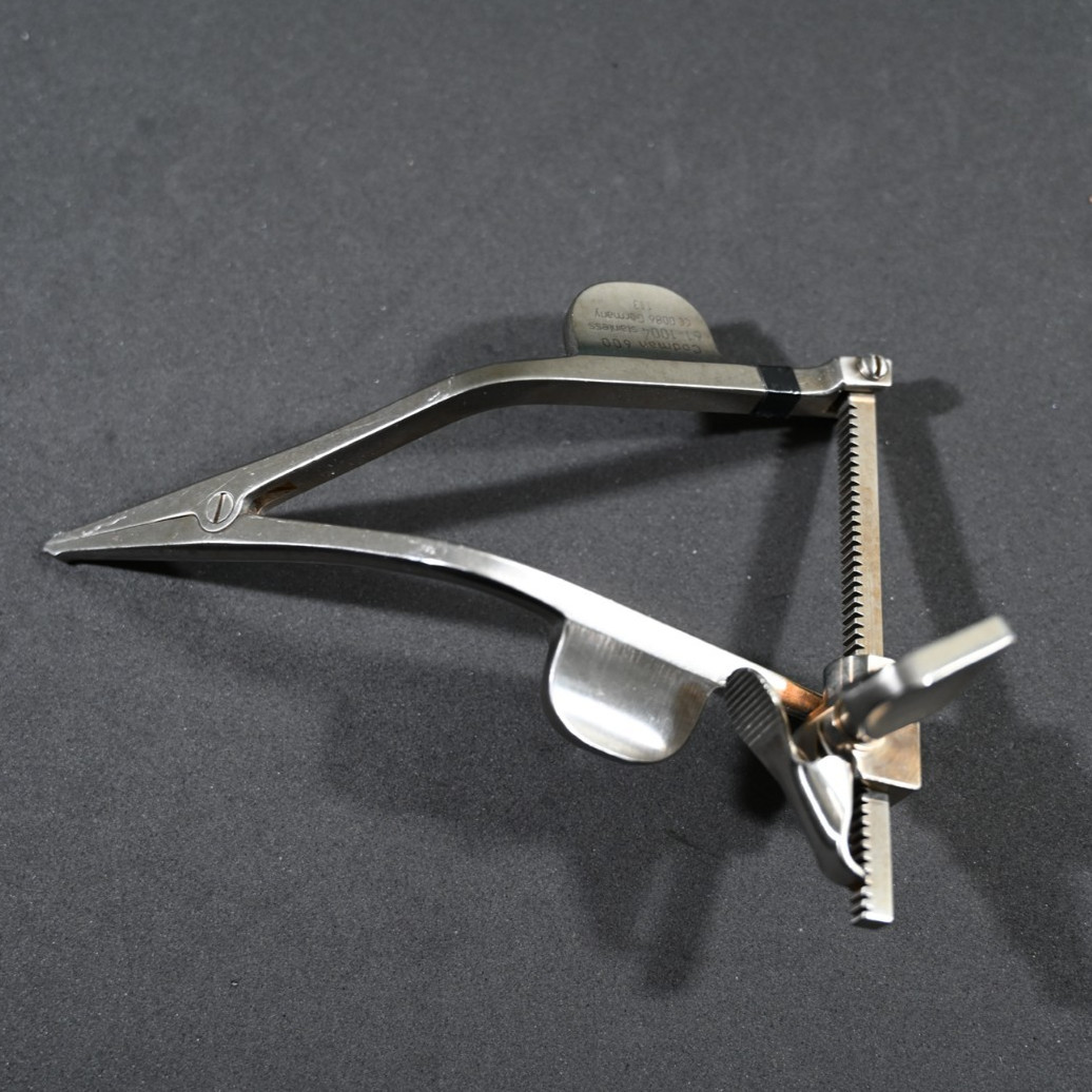 Codman 61-1004 Vertebra Spreader #1 Ratchet 5 in 19 mm Surgical Instrument