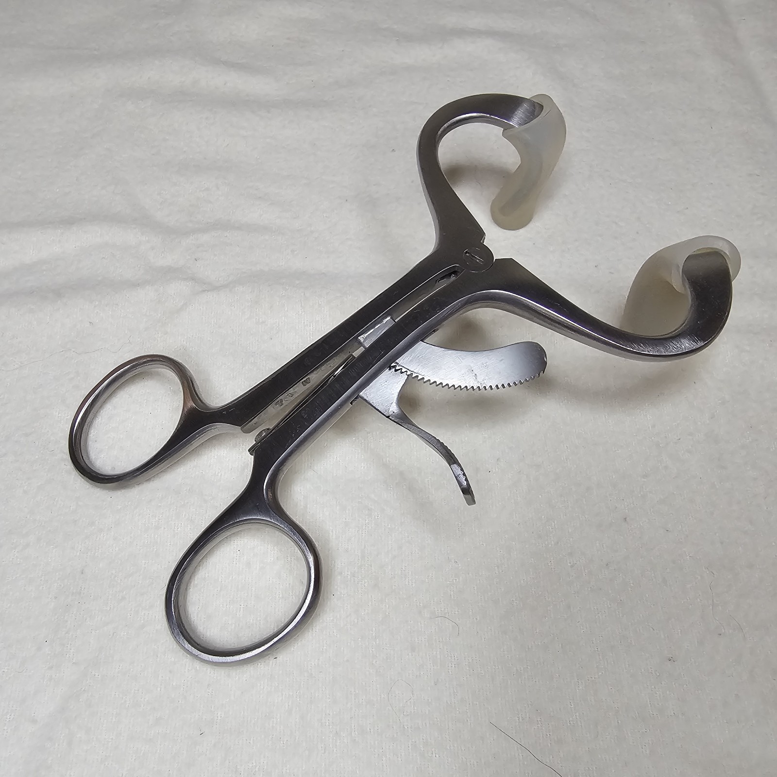 BencoDental 1531-200 Stainless Steel Molt Mouth Gag Lot 0416 Extraction Foreceps