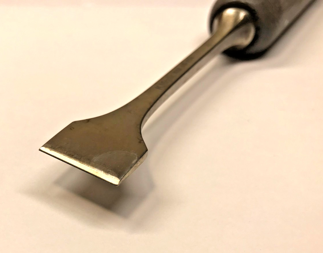 KMedic Lexer Medical Chisel KM 49-252 (15mm) KM 49-254 (20mm) 8.75″