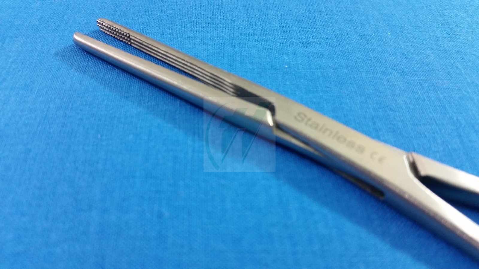GOLD HANDLE PREMIUM QUALITY CARMALT ARTERY SPAY PACK FORCEP 6.25″ STRAIGHT TIP