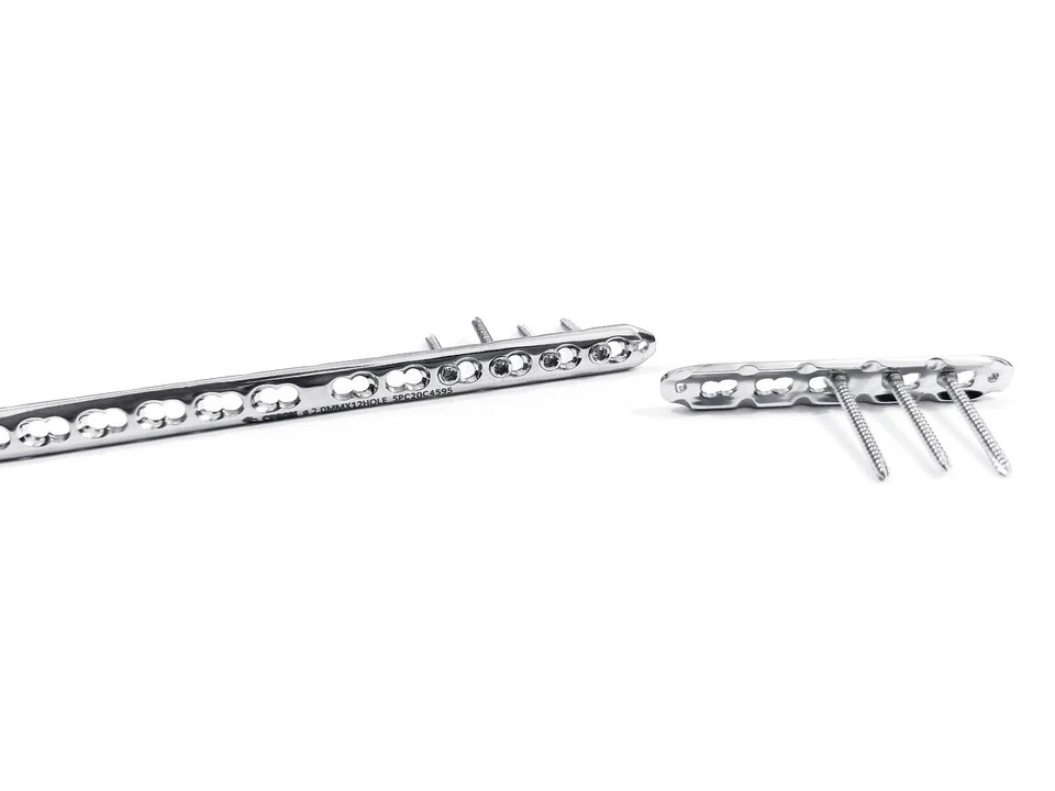 2.0mm LCP Plates (Lot of 8 pcs) & Screws (50 pcs) Veterinary Surgical Instrument