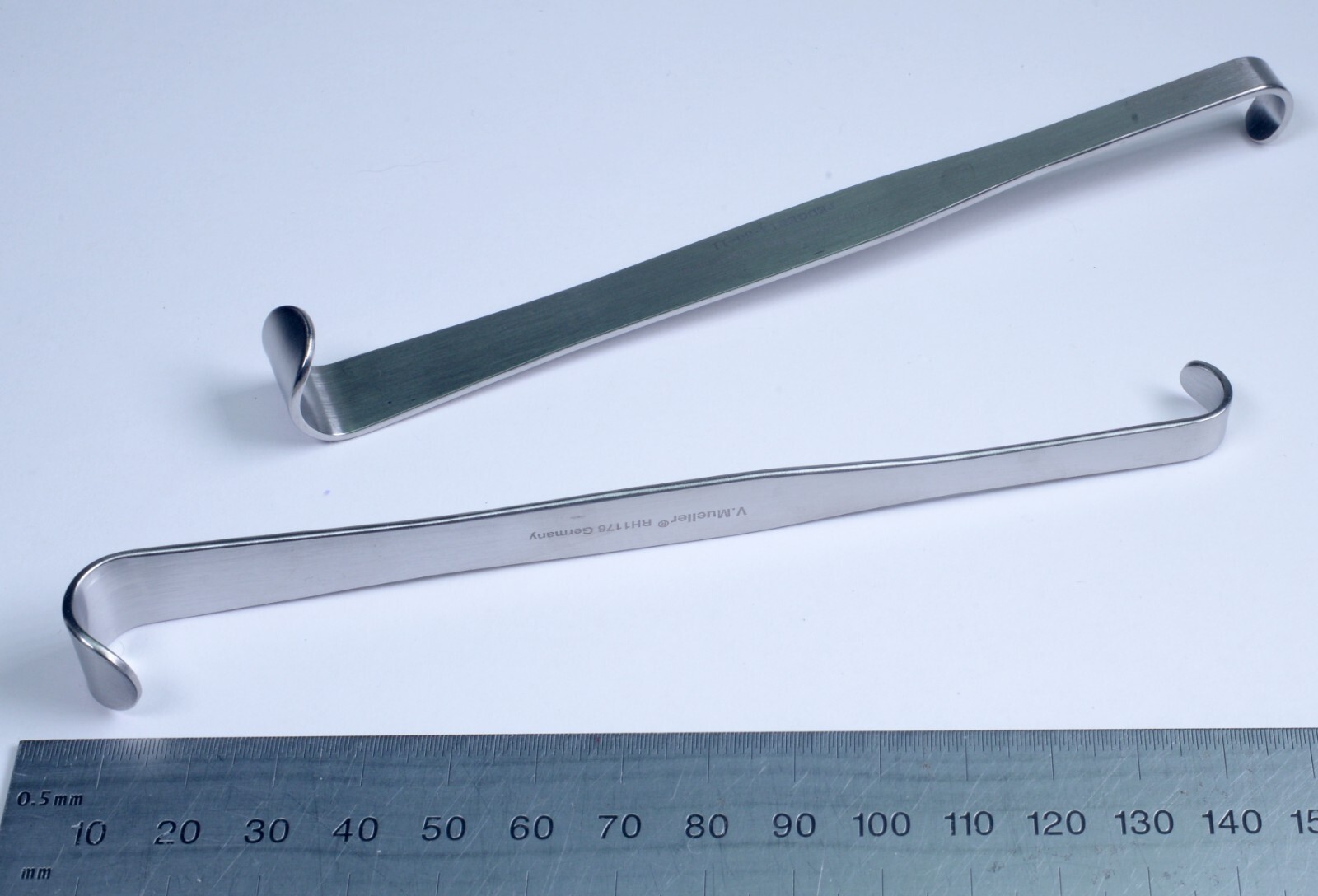 2x V. MUeller #RH1176 Luer “S” Retractors 6mm 15mm Stainless Steel Surgical