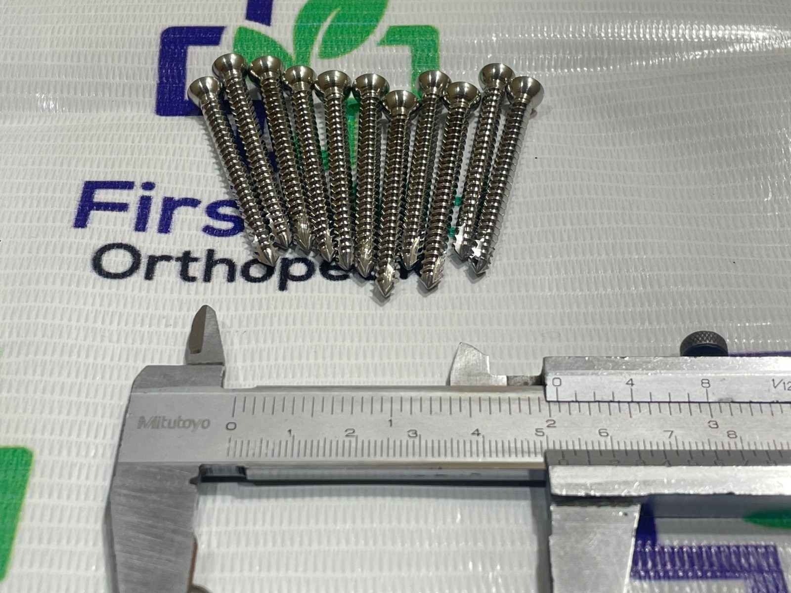 Corticals screws 2.7mm Ø Self Tapping Different Length 140 Pcs Set Orthopedics