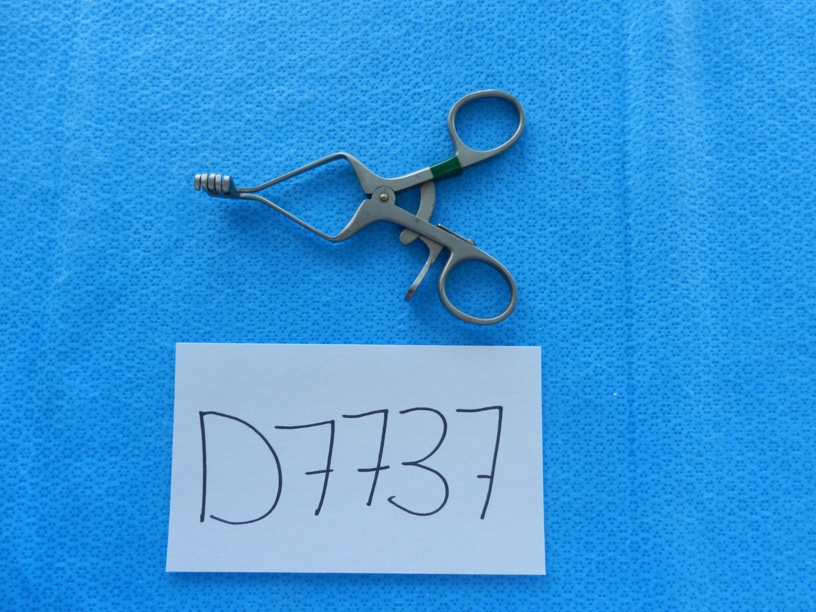 D7737 Buxton 2×3 Blunt Prong Spreading Retractor 10cm Length 52-5762