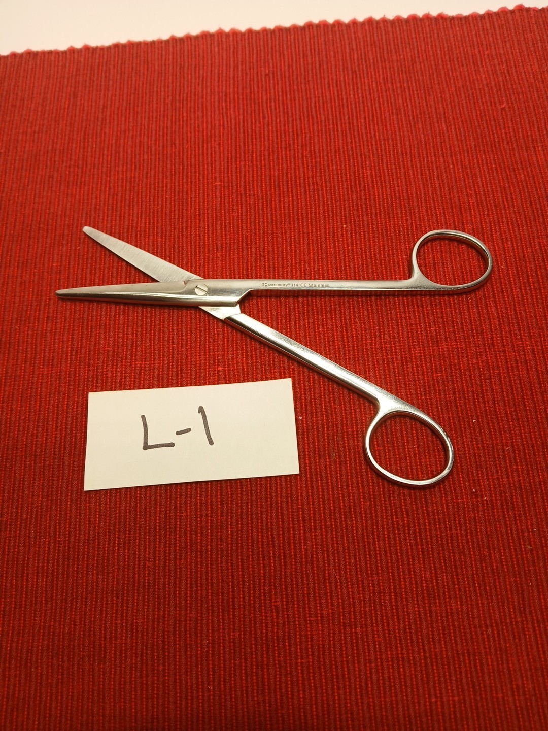 Codman Surgical Mayo Straight Beveled Blade Scissors 17.1cm Length 54-4090