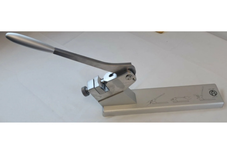 Swiss 329.300 Plate Bending Press Surgical Instrument