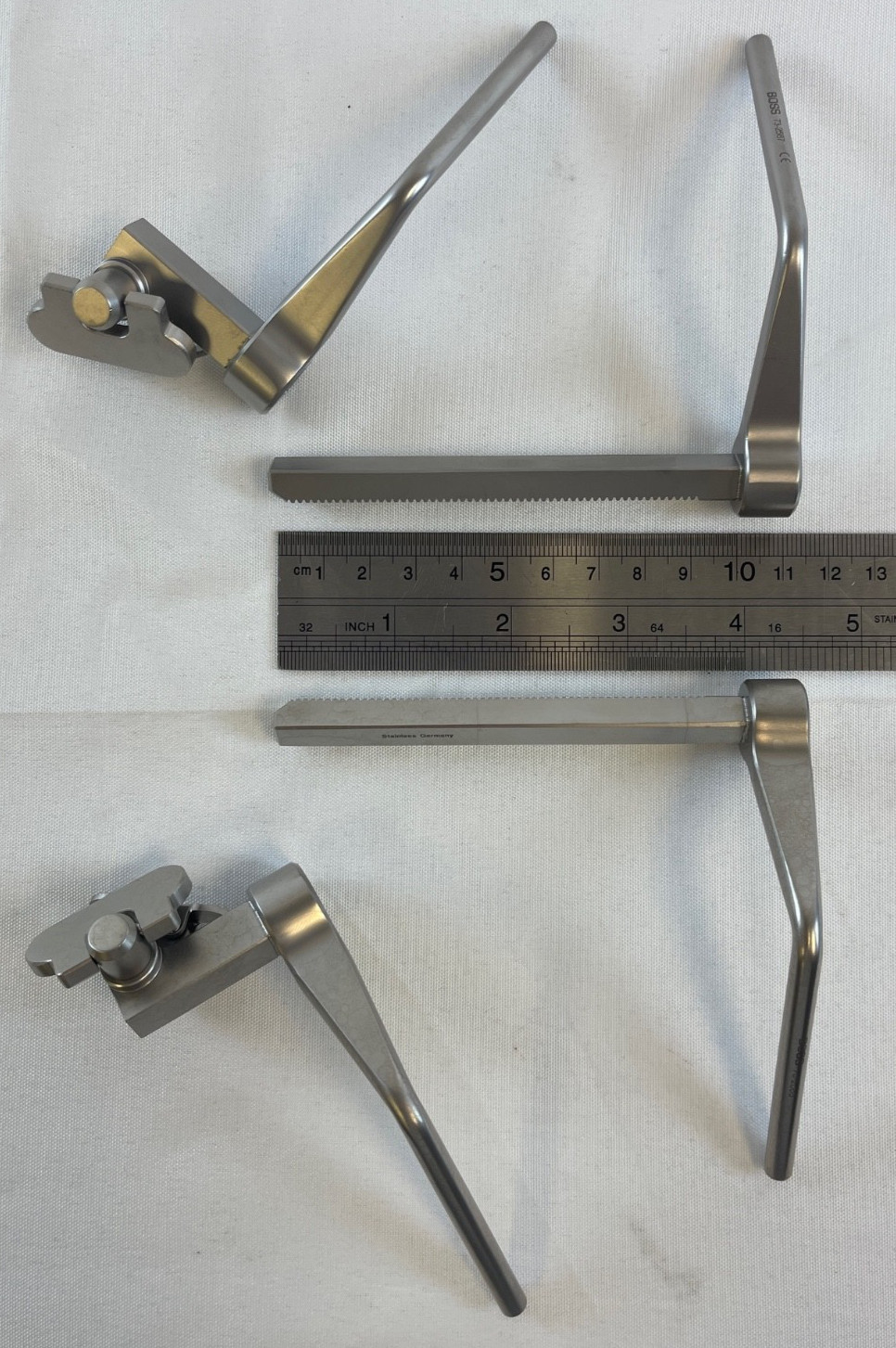Boss Instruments 73-2587 & 73-2588 CVB Distractors Left & Right 100mm Rack Neuro