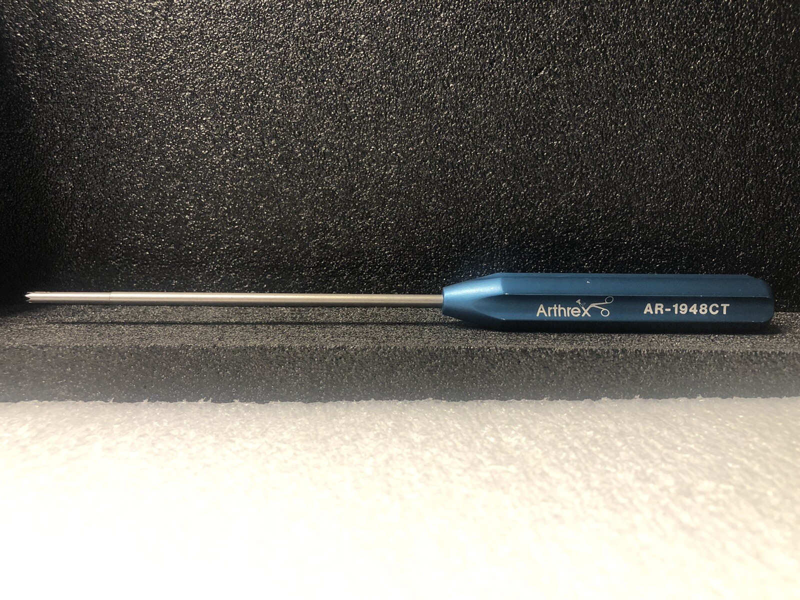 Arthrex – Spear w/Circumferential Teeth – REF: AR-1948CT