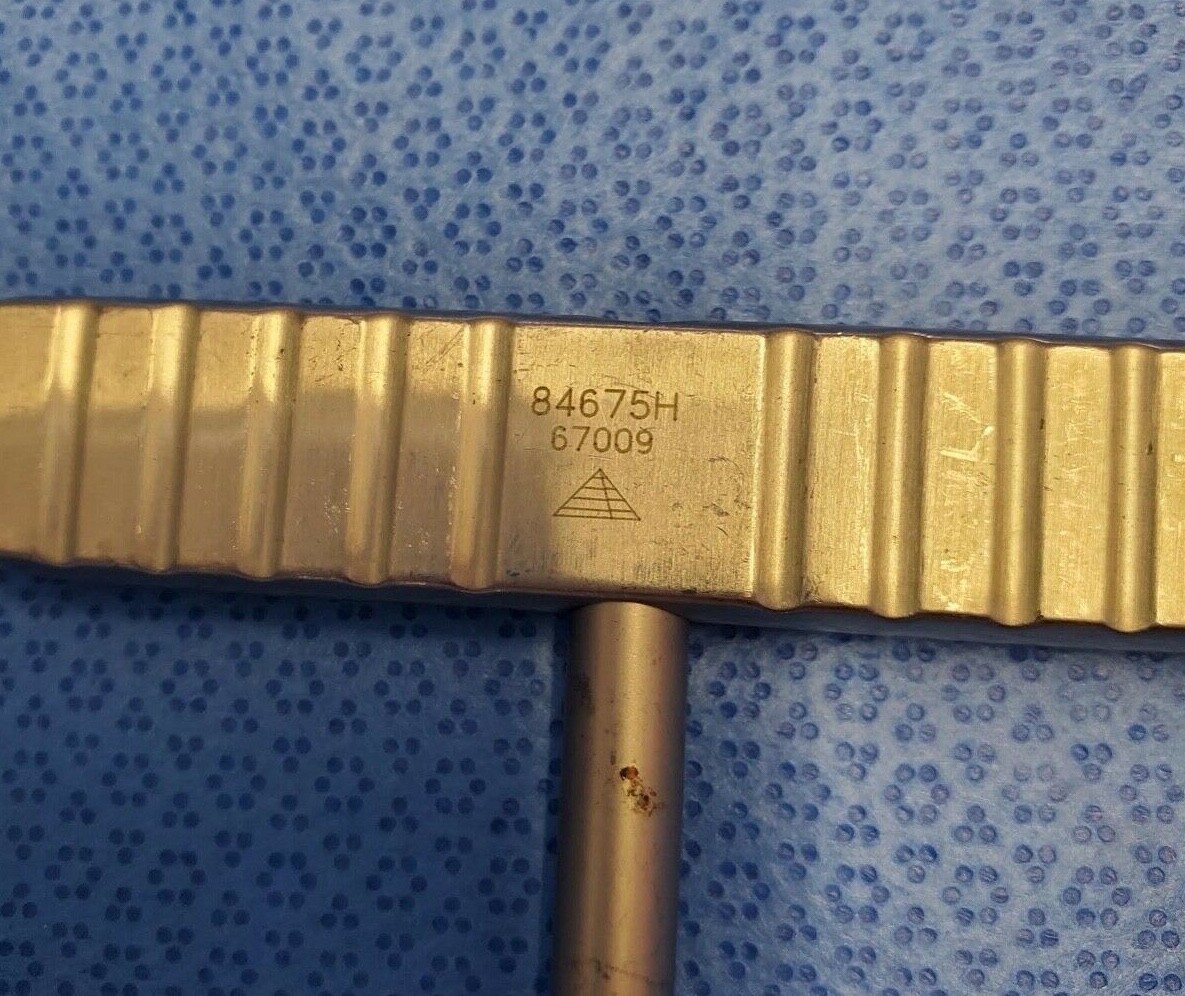 Sofamor Danek 84674H Orthopedic Hexagonal Driver Shaft M6 M10 w/ 84675H T Handle