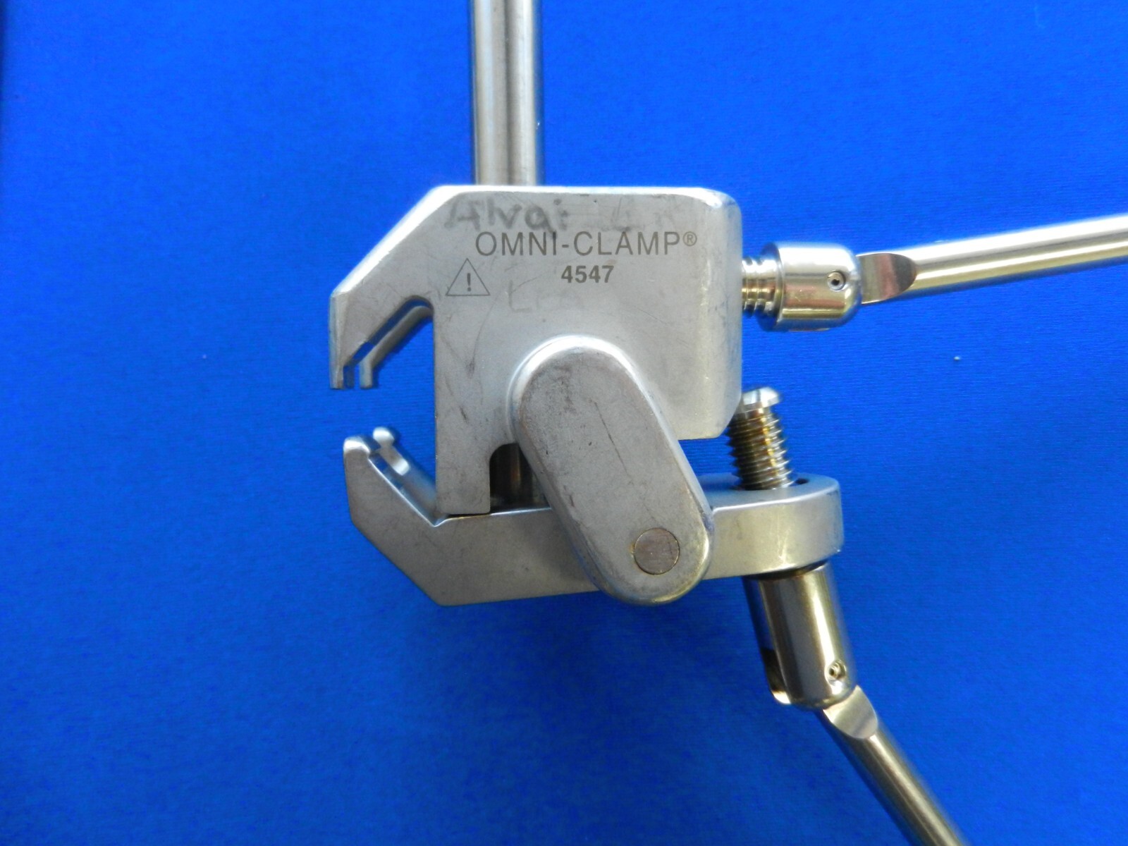 E897 Omni-Tract Flex Arm w/ Table Clamp and Bar