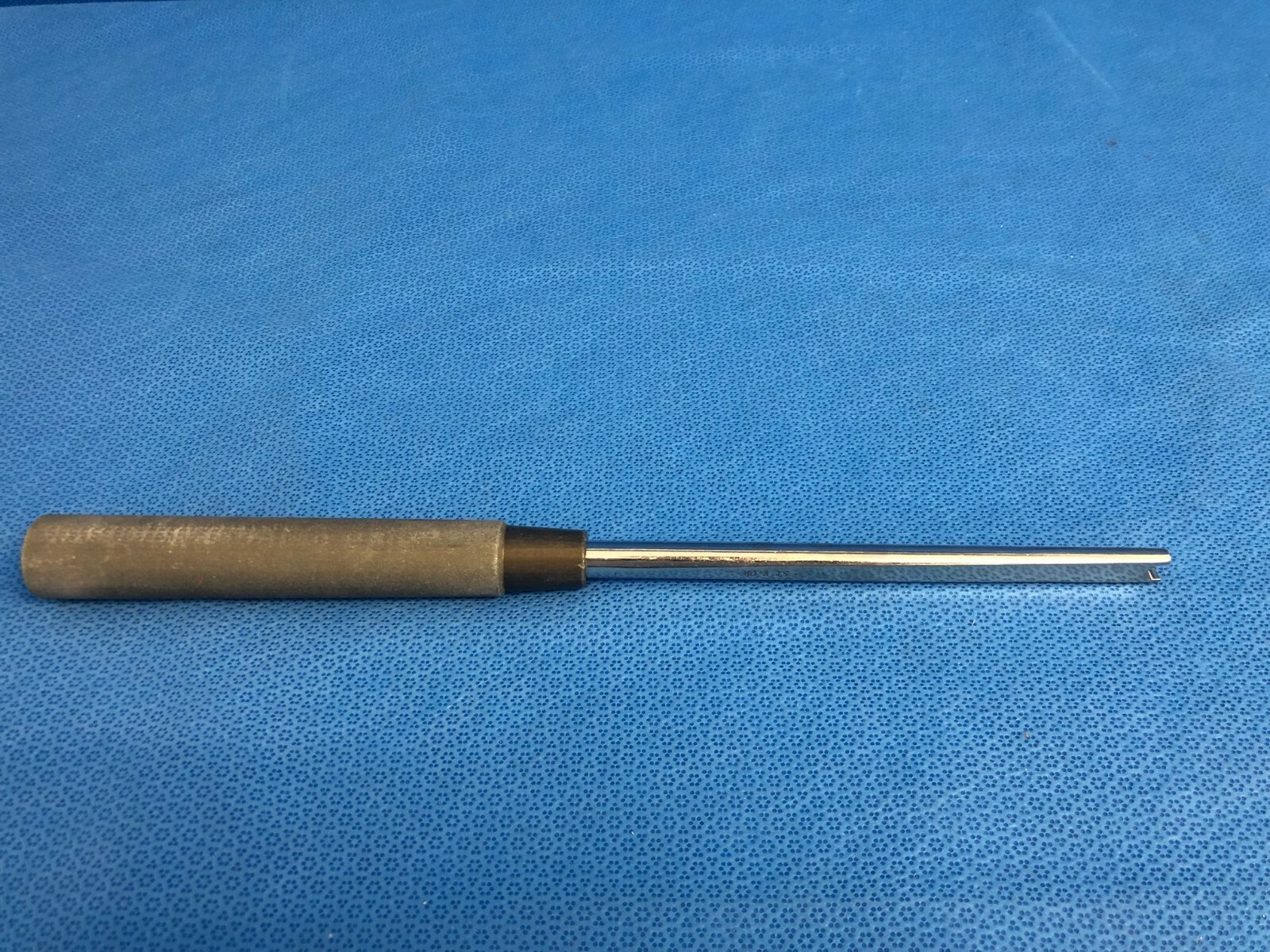 Medtronic Danek 808-521 Rod Pusher, 8mm Opening, 14½” L, 30 day warranty