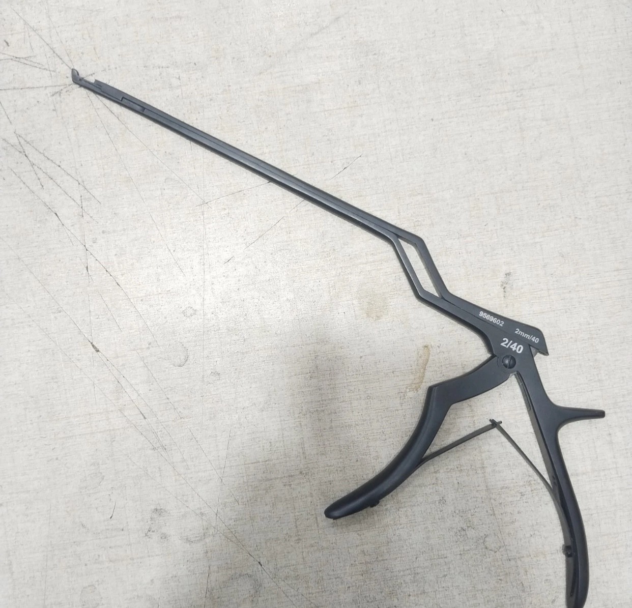Medtronic 9569602 Orthopedic Bayonet Kerrison Rongeurs 40 Deg 2mm UP Bite 7″