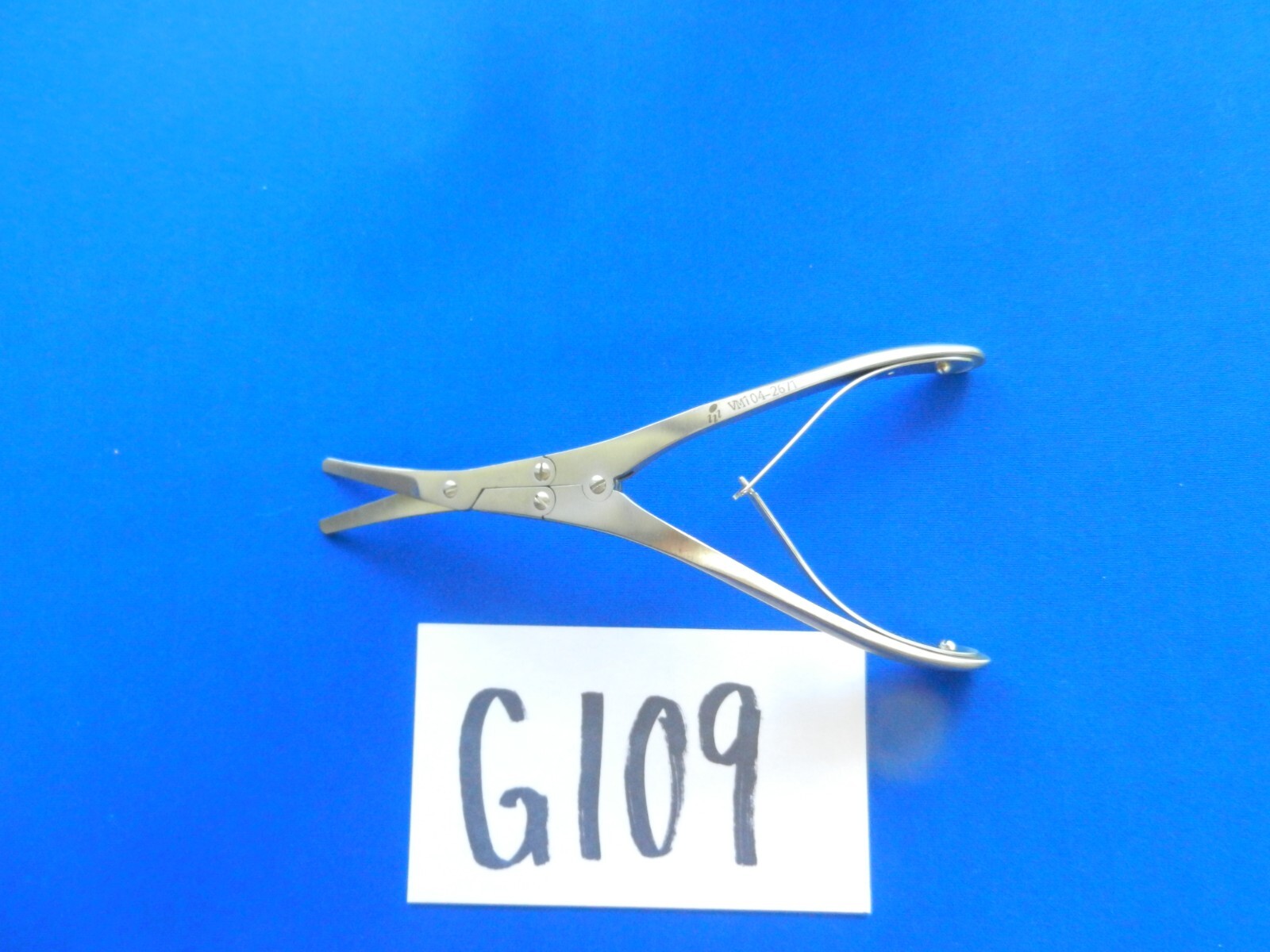 G109 V. Mueller VM104-2671 Angled ENT Scissors 19.5cm Overall Length