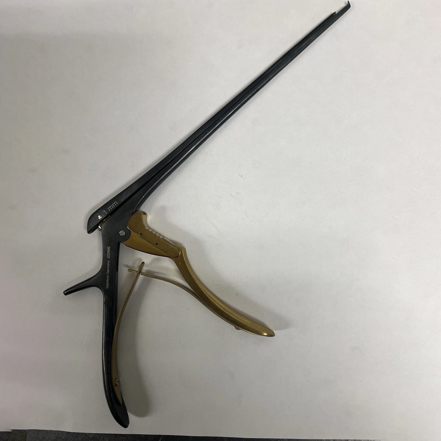 Medtronic V Mueller Boss Surgical Orthopedic 1mm 8in 40 Deg Ronguer