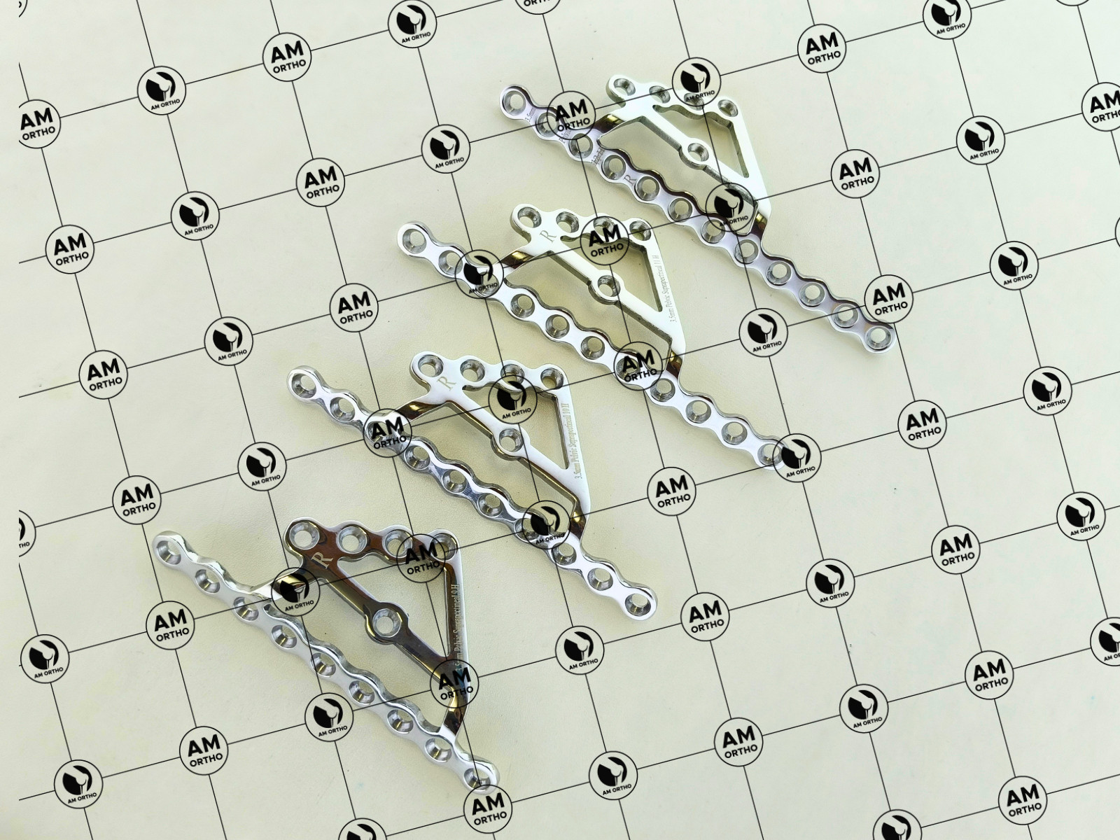 Ṕelvic 3.5mm Ĺocking Śuprapectineal Ṕlate Left & Right 10H-12Holes 8Pcs Set SS