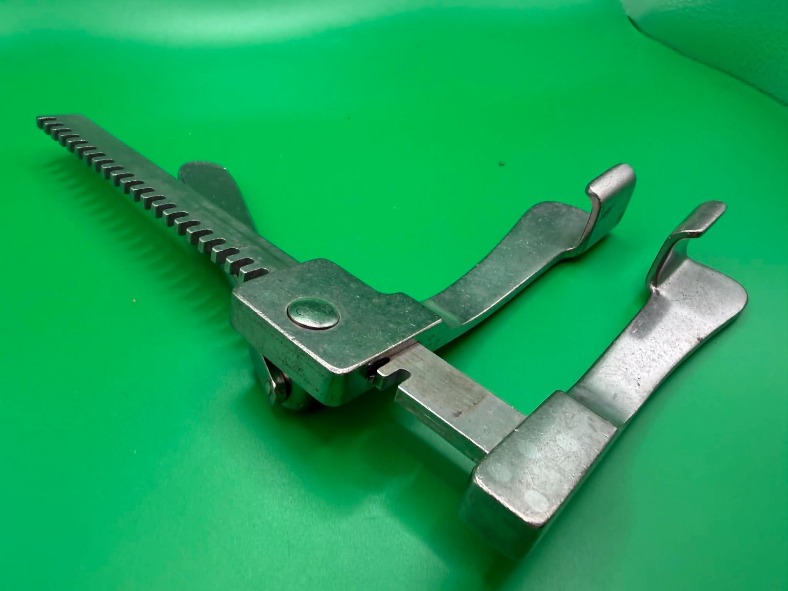 Sternal Retractor