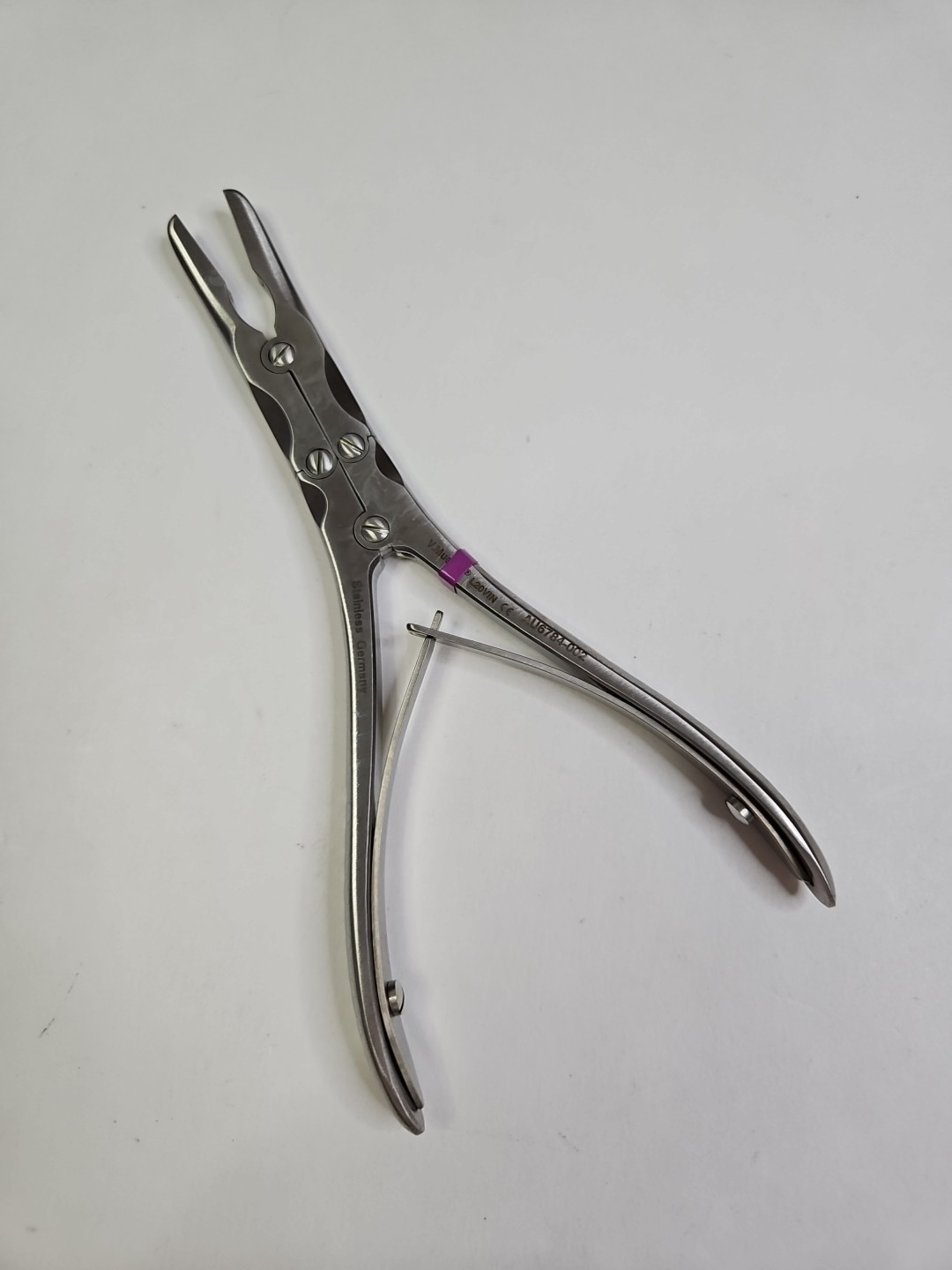 V Mueller AU6784-002 Ruskin Rongeur, Curved, 3mm, 6″