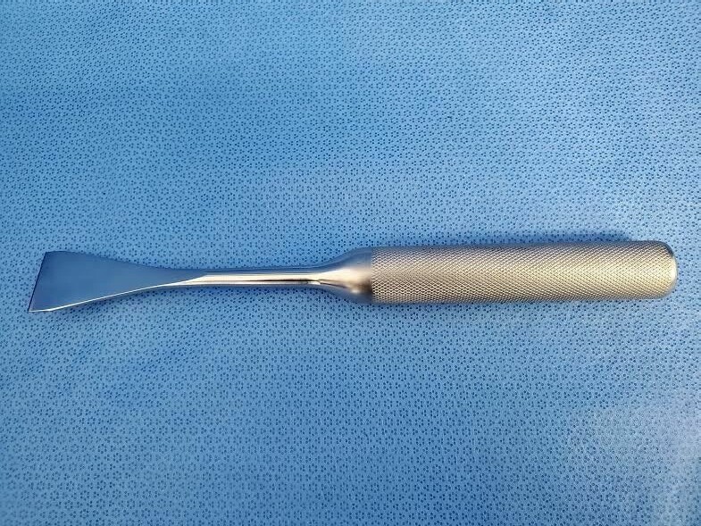 Zimmer Cobb MFZ-2032 Surgical 11″ Brun Osteotome 32mm Tip Spinal Orthopedics