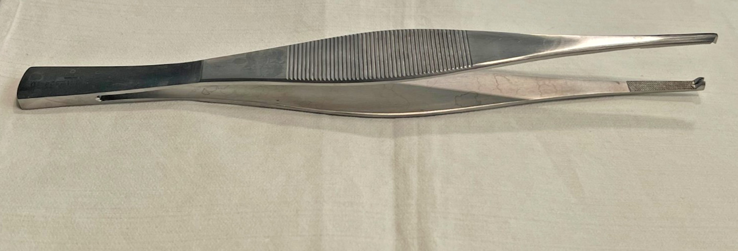 Millennium Surgical 1-12524-10 FERRIS-SMITH Tissue Forceps 10″ Serrated 2 X 1