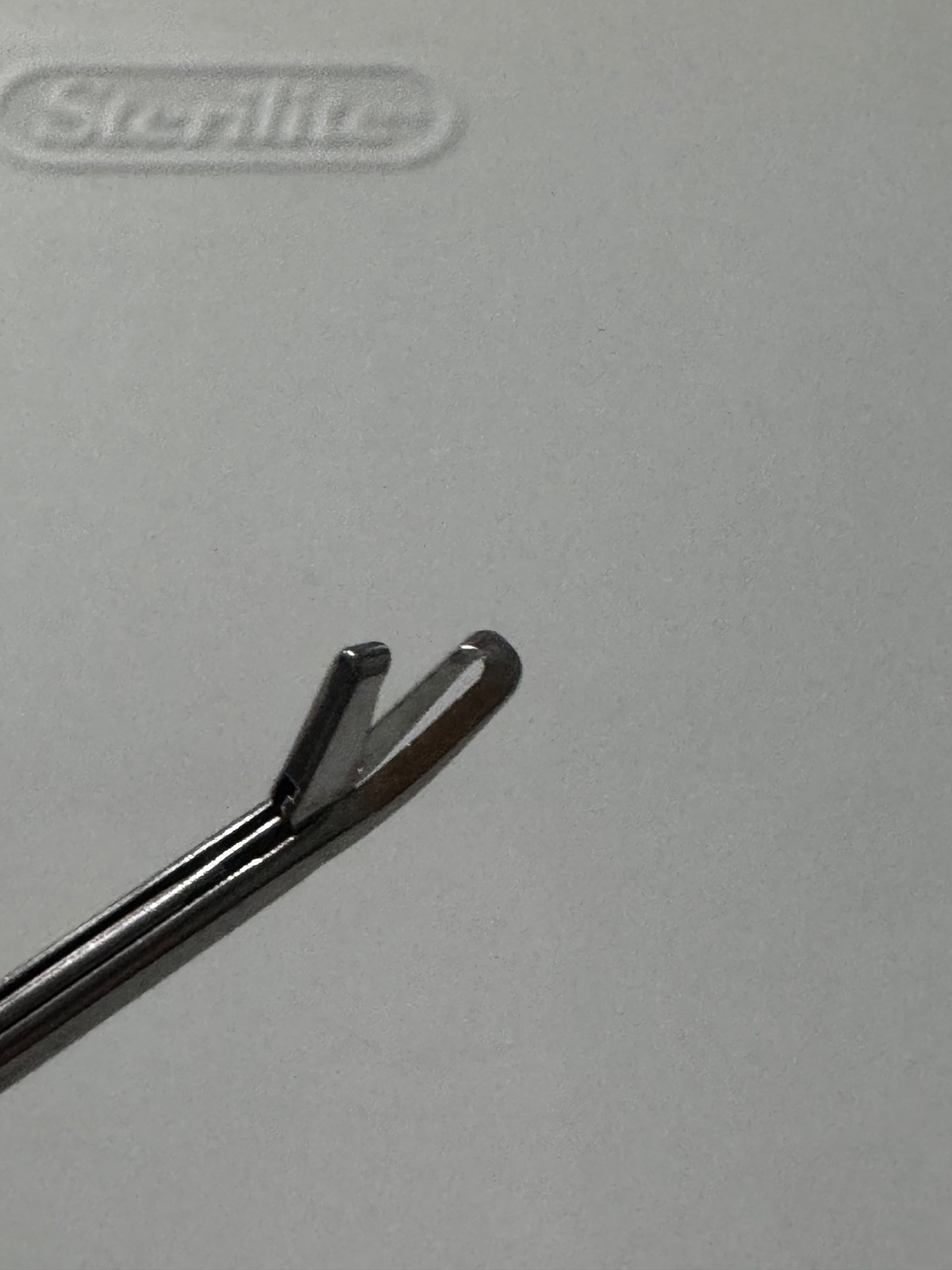 Acufex 1.3mm Up Biter Curved Right Linear Model 012043