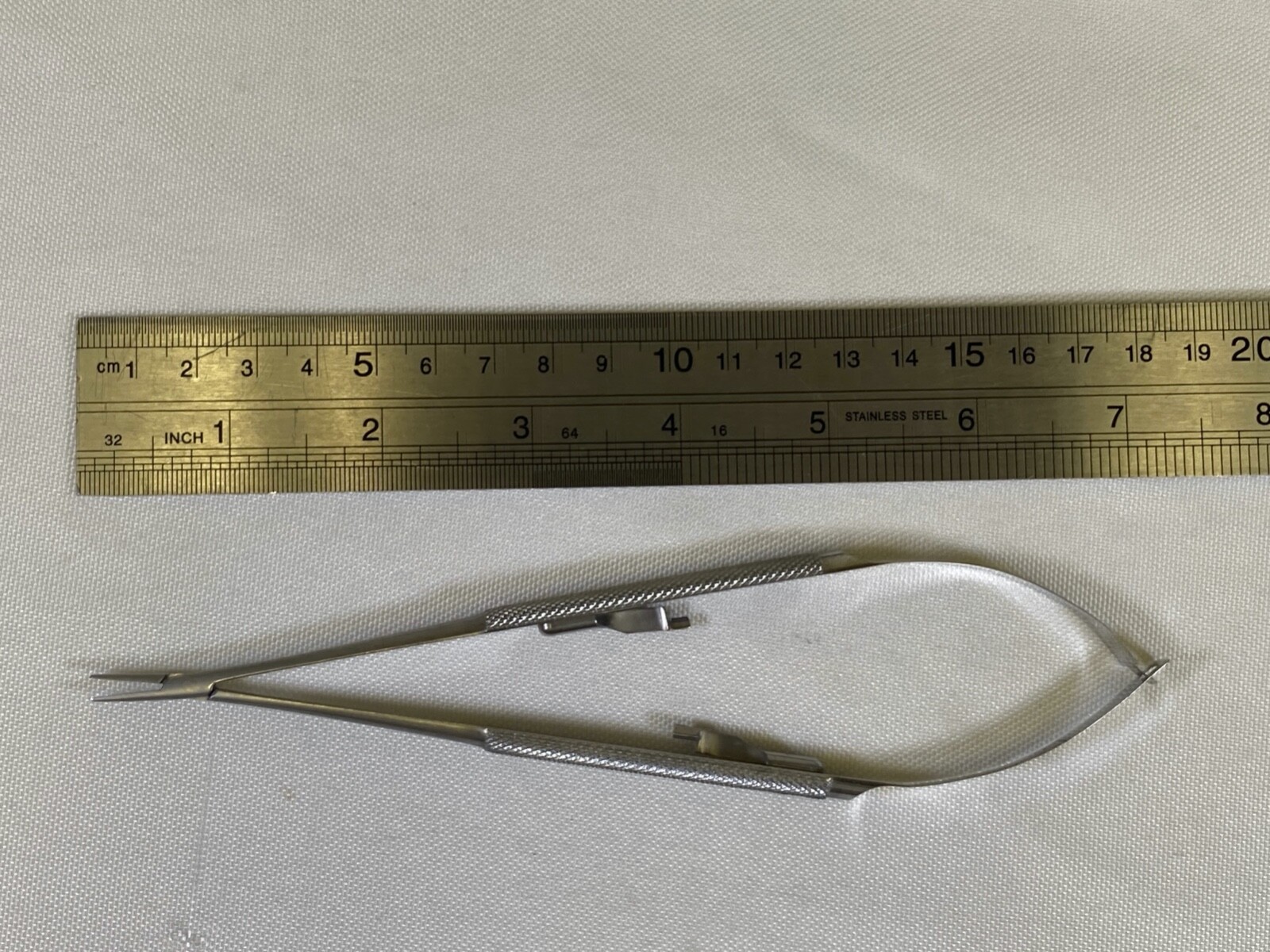 V. Mueller CH0682 Delicate Touch Jacobson Micro Locking Needle Holder 7.25″