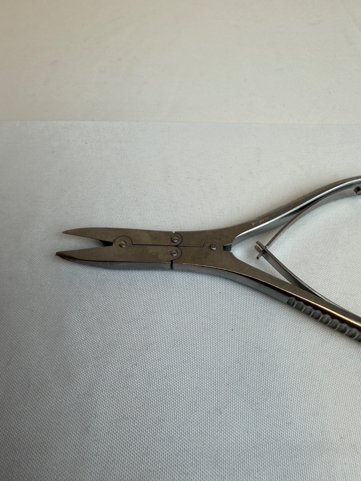 V. Mueller OS4723-001 Bone Cutting Forceps Kleinert-Kutz Straight double-action