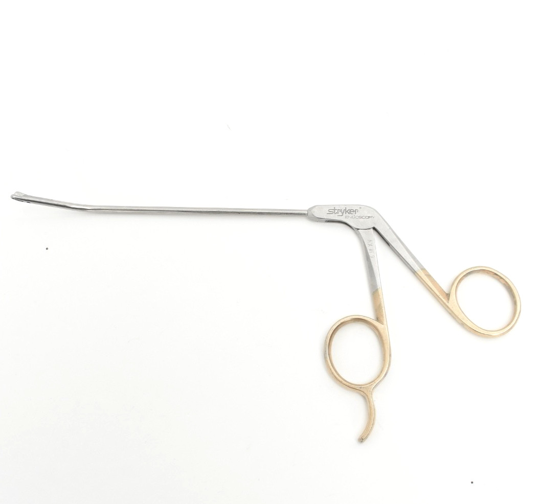 Stryker 300-034-103 3.4mm Arthroscopic Straight Toothed Grasper