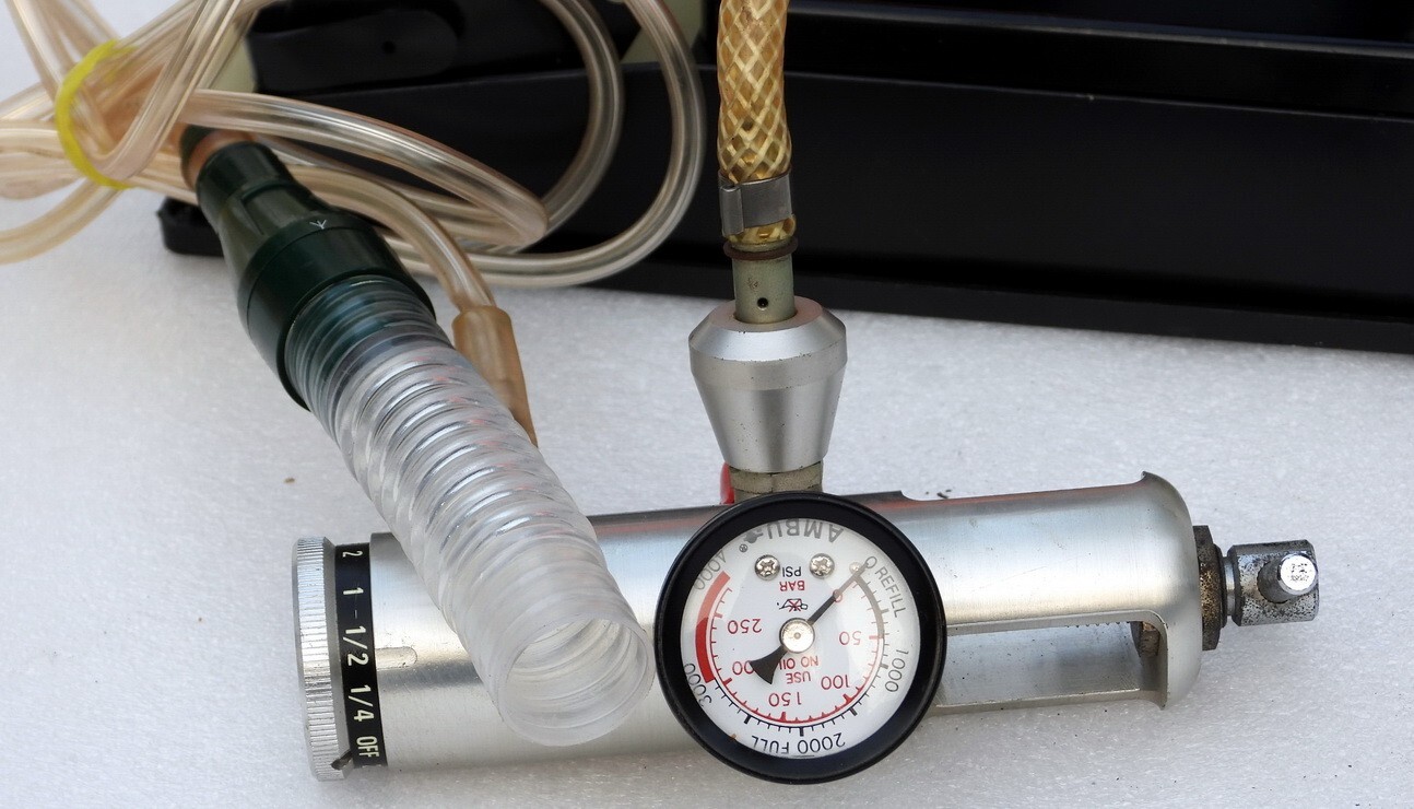 AMBU UNI-SUCTION PNEUMATIC MANUAL PRESSURE PUMP SUPPLY PRESSURE 300-500KPA