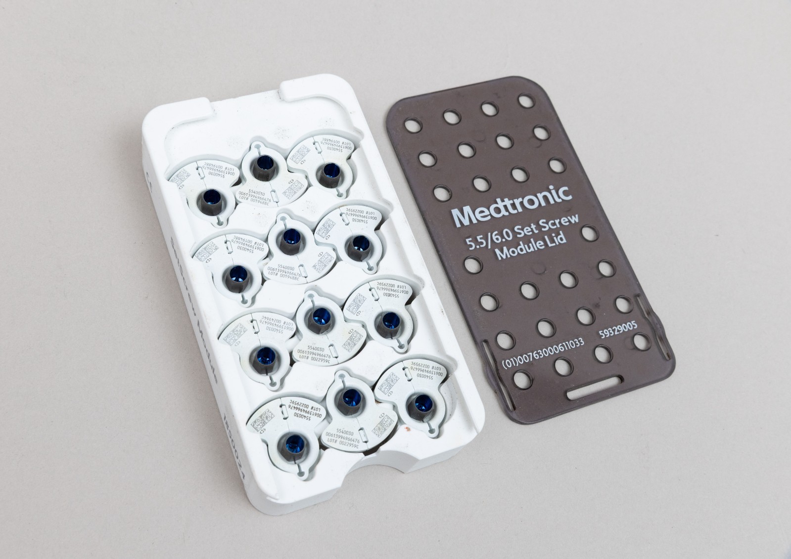 Medtronic CD Horizon Offset Rod and Connector Tray – Available at Simon Medical