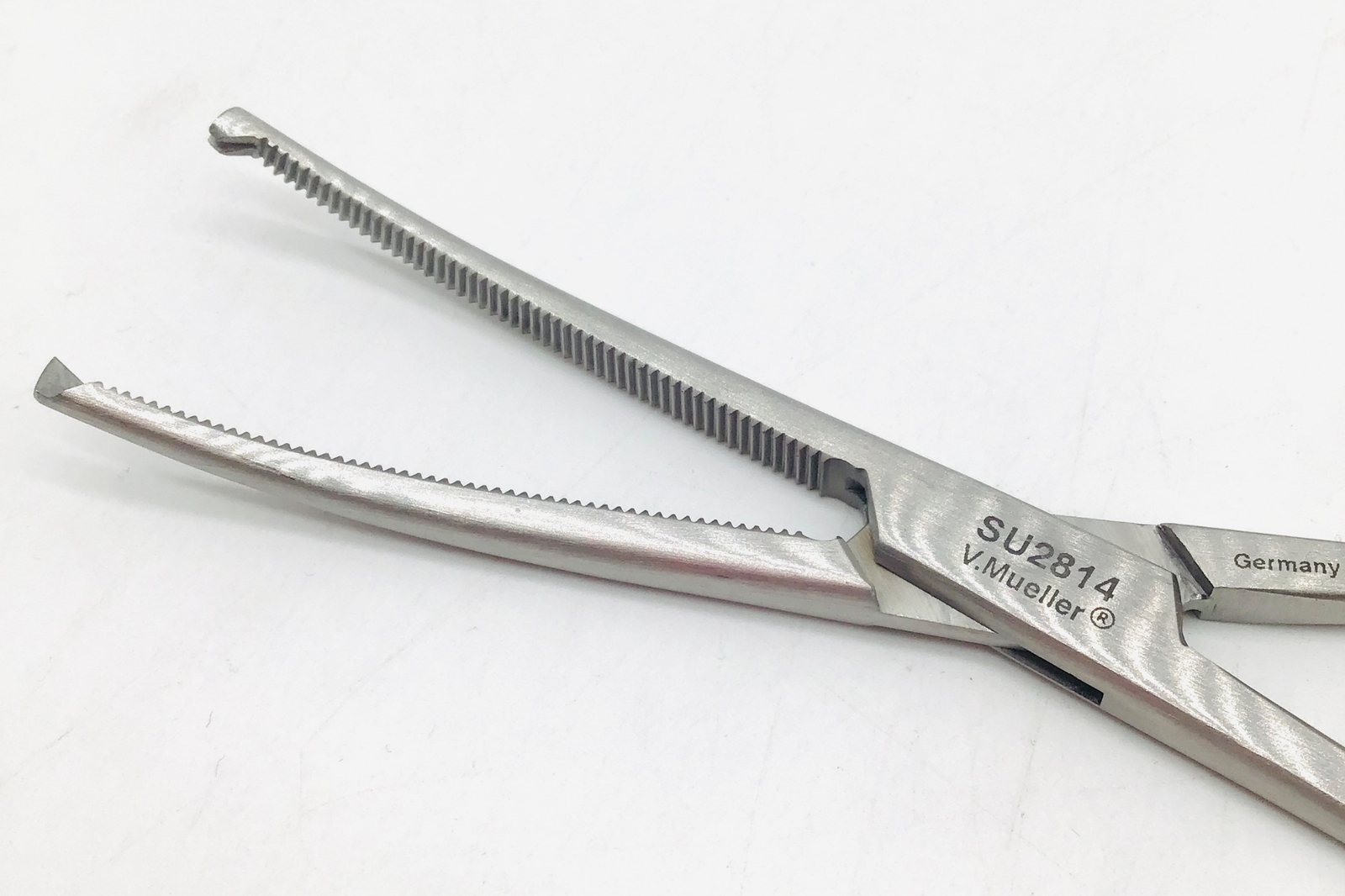 V. Mueller SU2814 Ochsner Forceps Curved 8″ – LOT of 4