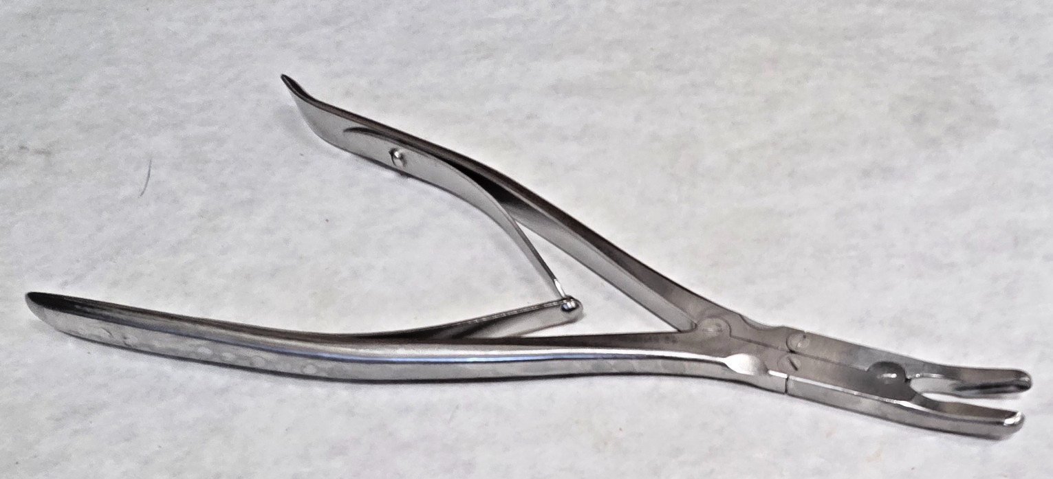 Symmetry 31-0725 Rongeur, Ruskin Bone, Curved, 5mm Wide, 9 1/2″, 241mm (A2D)