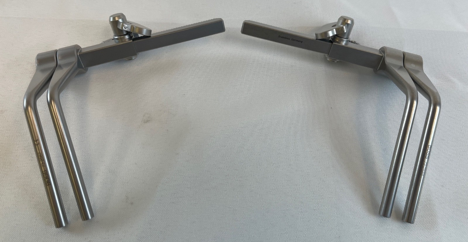Boss Instruments 73-2587 & 73-2588 CVB Distractors Left & Right 100mm Rack Neuro