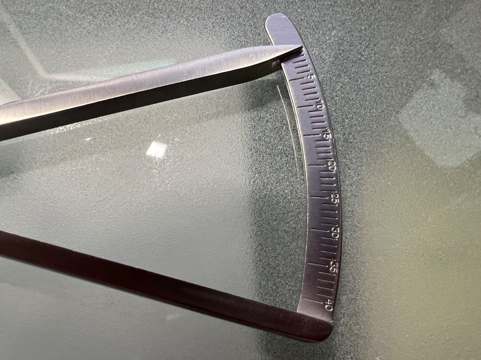 E2776 Ace 08-000-19 Castroviejo Long Beak Straight Caliper (0-40mm) 6.5″ Long
