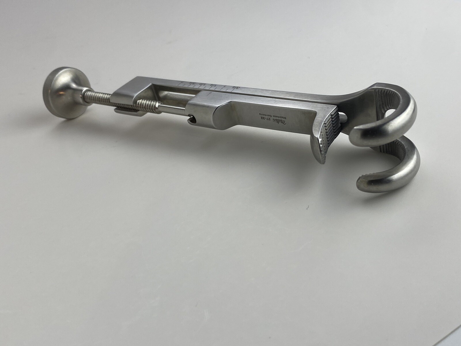 Miltex 27-32 Lowman Bone Clamp 1in Jaw Width 1 x 2 Prong 7in Length Calibrated
