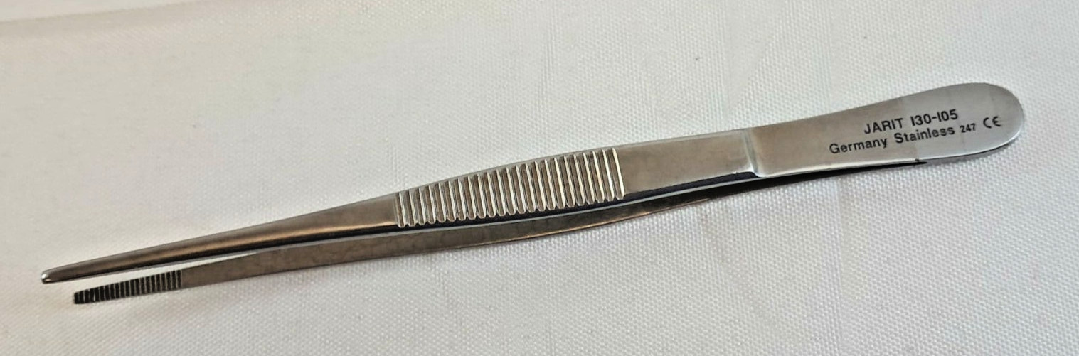 Jarit 130-105 Serrated Thumb Forceps
