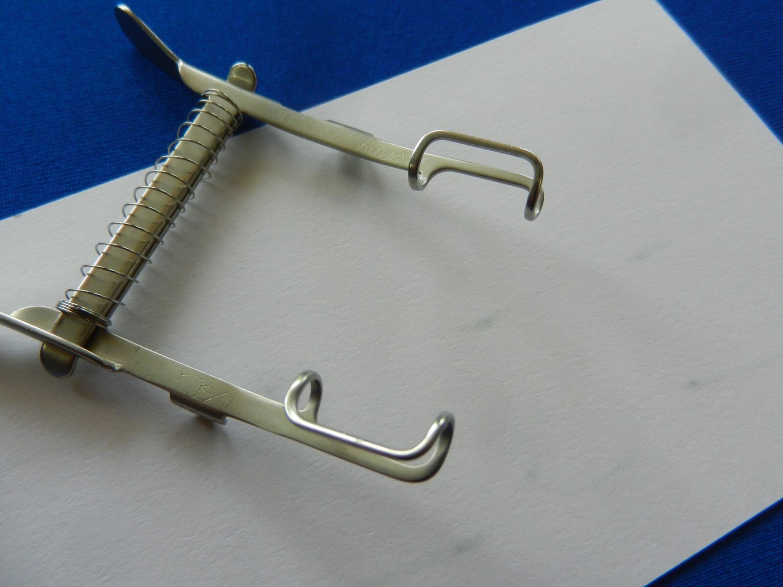 E1537 Storz Surgical Mellinger Fenestrated Ophthalmic Speculum E4072