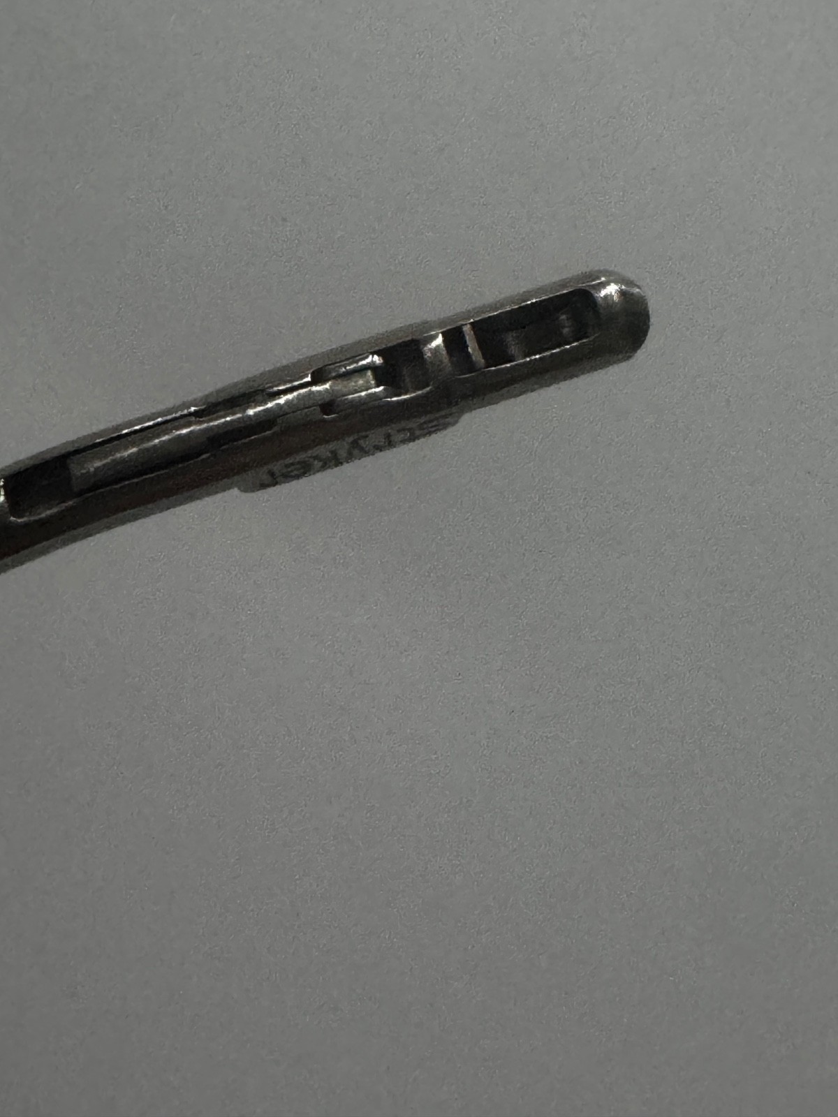Stryker 2.1mm Blunt Nose Upward Forcep Model 242-100-006