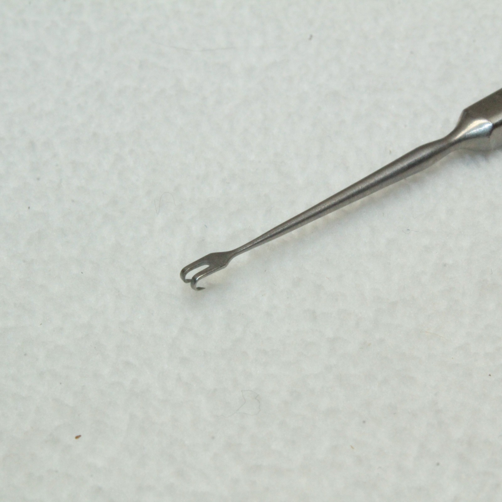 V Mueller Guthrie 2-Prong 5″ Fixation Hook G08 OP2441 Surgical Instrument