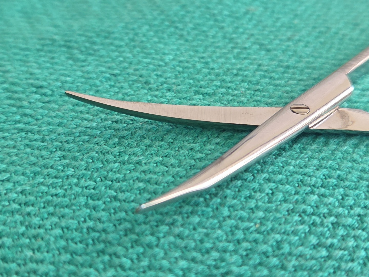 Millennium Reynolds Scissors 10-100295, 5-1/2″ Plain Edge