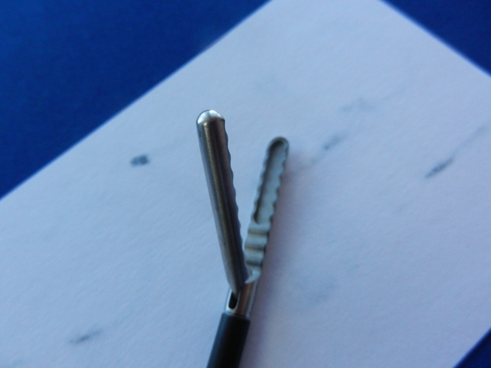 E5245 Storz 33410LF Laparoscopic Wavy Grasping Forceps 5mm x 43cm
