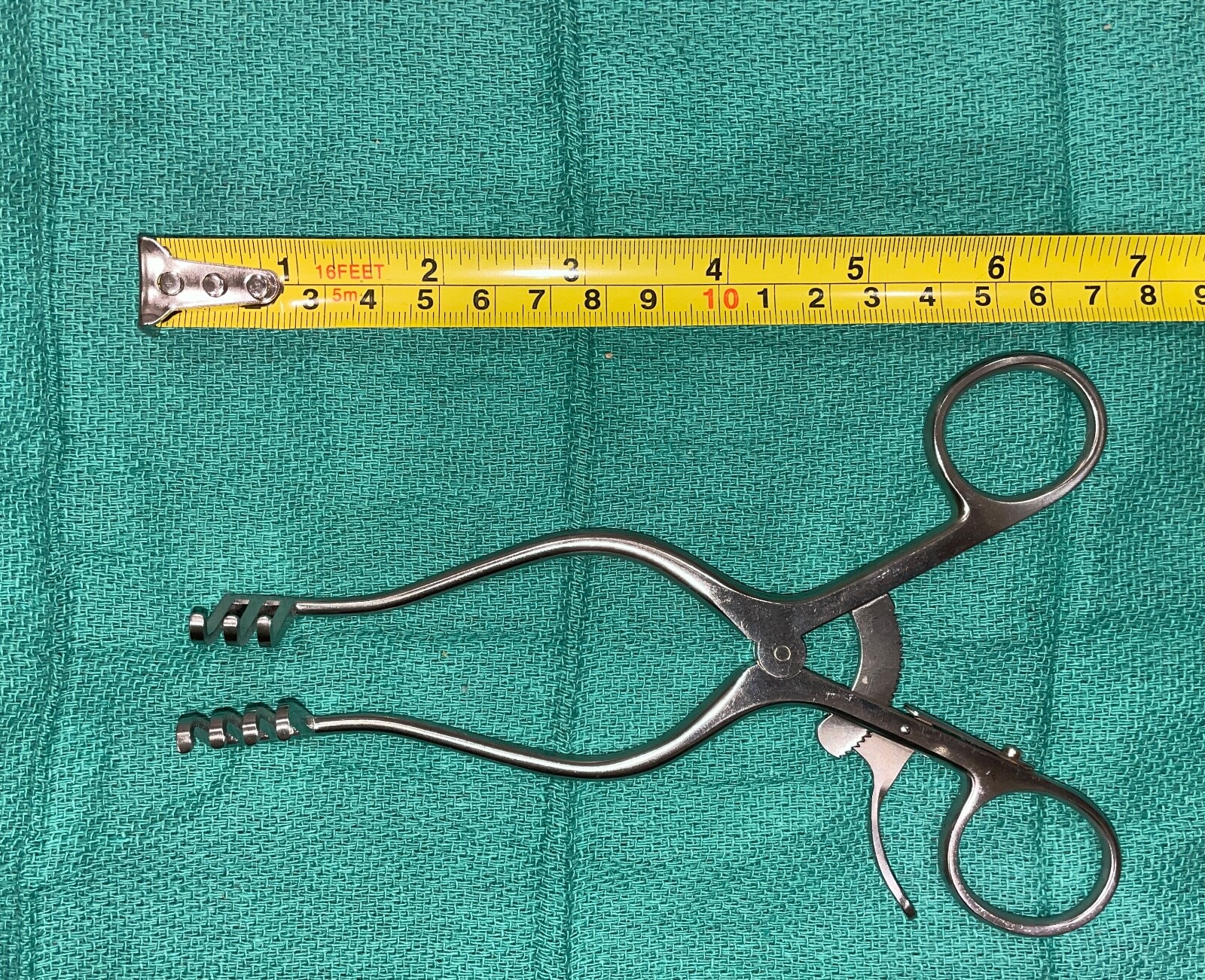 V. Mueller SU3110-001 Self Retaining 5.5″ Weitlander Retractor 3×4 Blunt Prongs