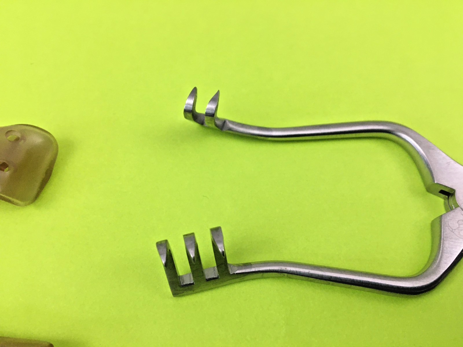 Jarit 205-140 Weitlander Retractor 4.5″ Sharp