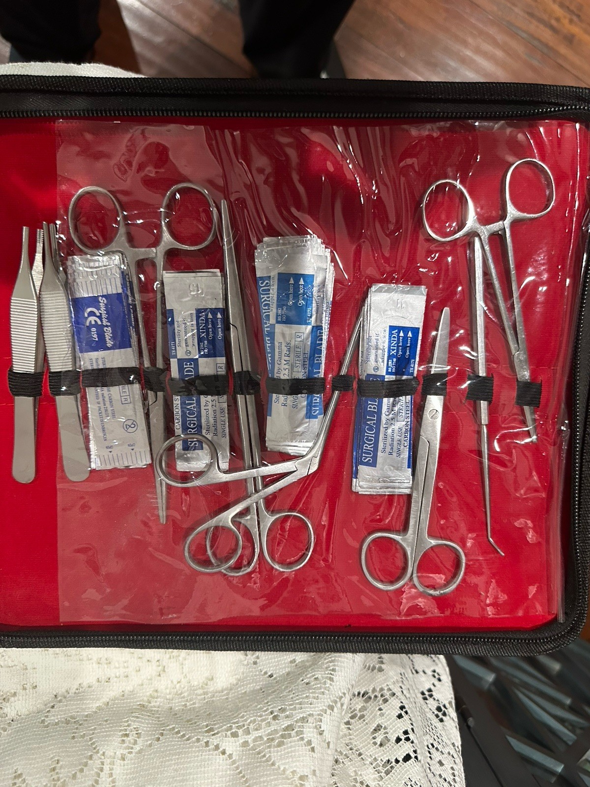 Assorted 35 Piece VARIOUS SURGICAL INSTRUMENTS KIT FOR MINOR SURGERY, Dissecting