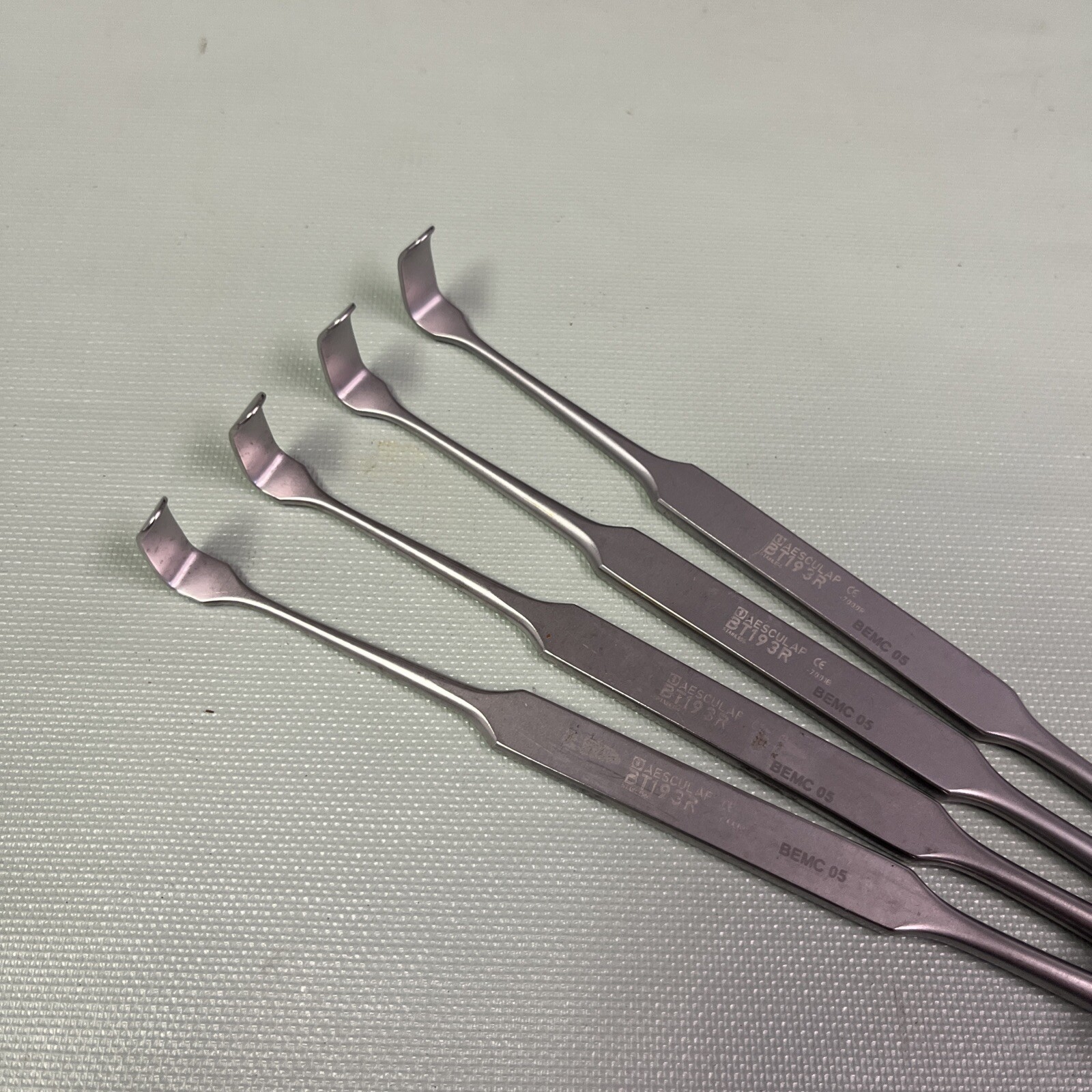 Aesculap BT193R Surgical Meyerding Thumb Retractor (1 Each)