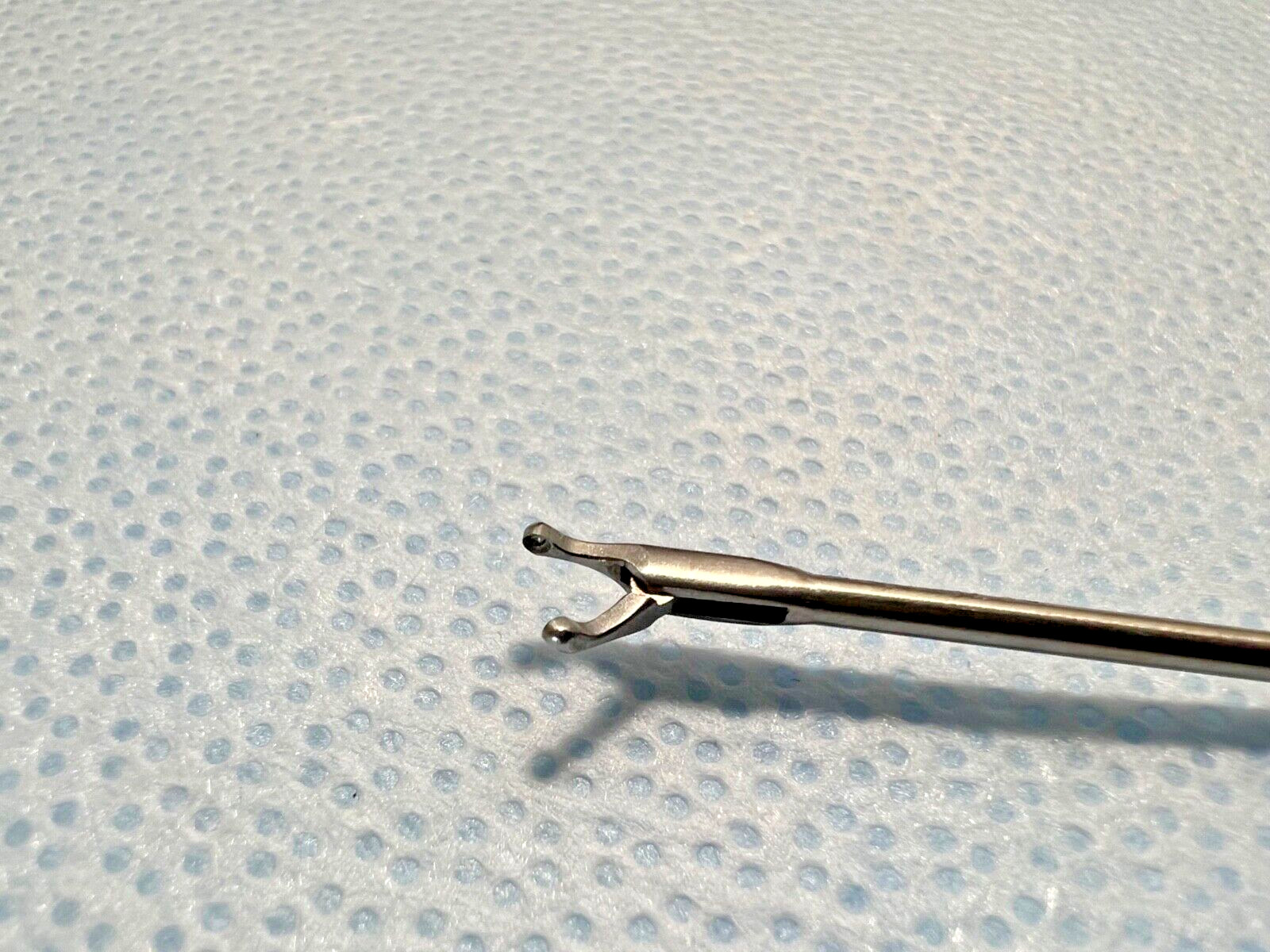 Integra 3731013 Kleinsasser Laryngeal Mini Forcep 1mm Cup Curved Right 9-3/4″ WL