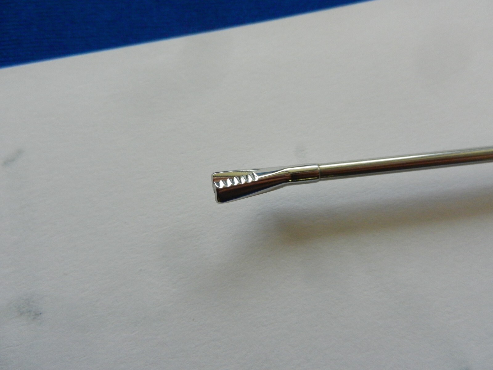 F7 Symmetry Surgical Arthroscopy Scissor 20° Tip Short Serrated Left Loop