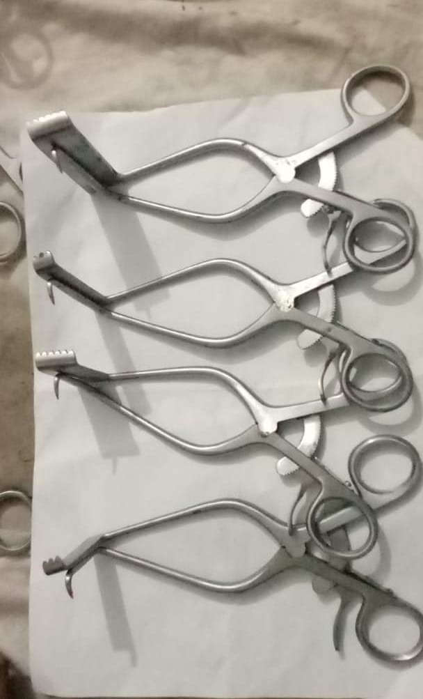 Orthopedic Laminectomy Meyerding Self-Retaining Retractors 18cm Left/Right 4PCS